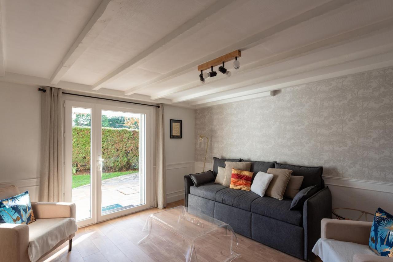 Au 9Eme Art Apartman La Rochefoucauld Kültér fotó