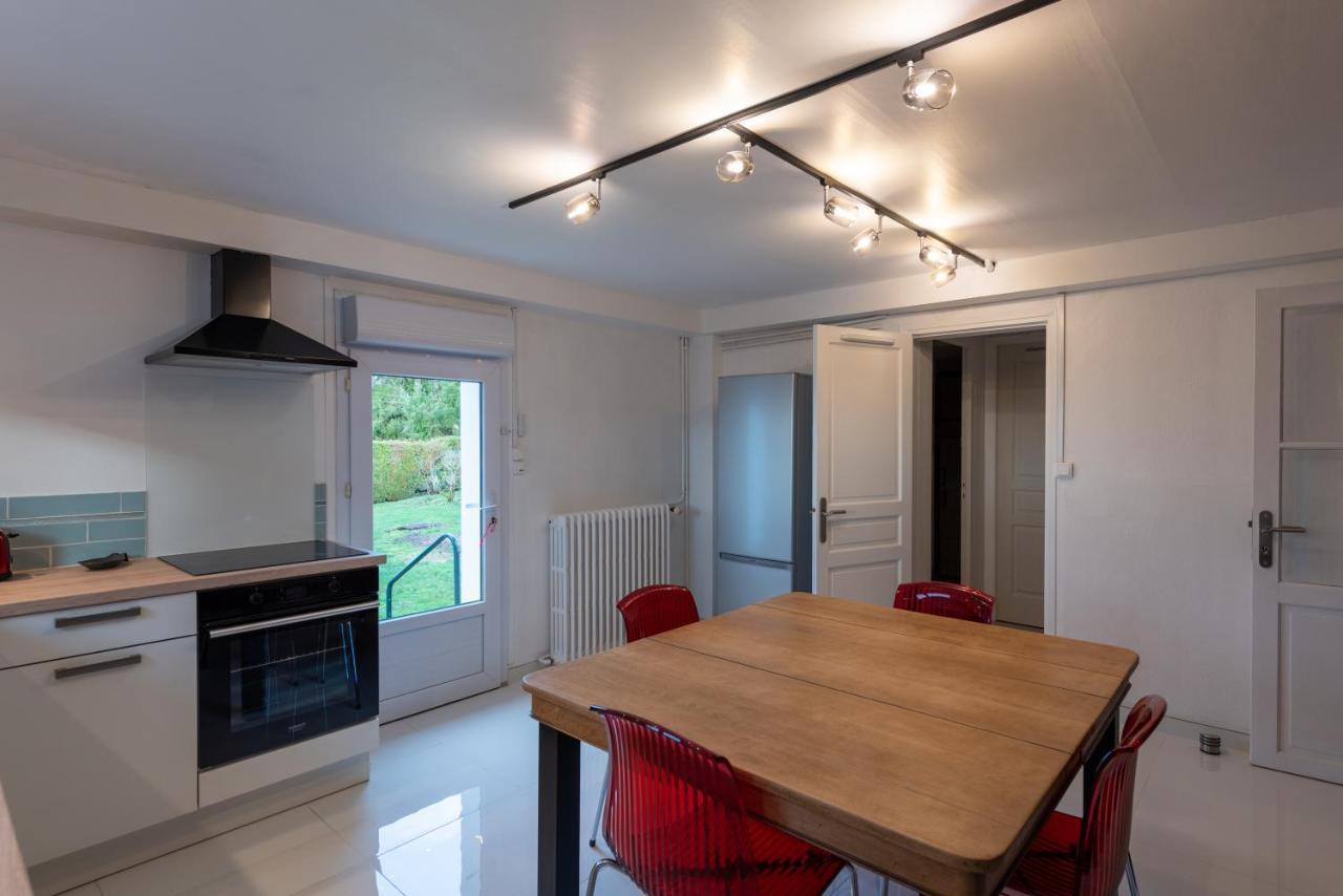 Au 9Eme Art Apartman La Rochefoucauld Kültér fotó